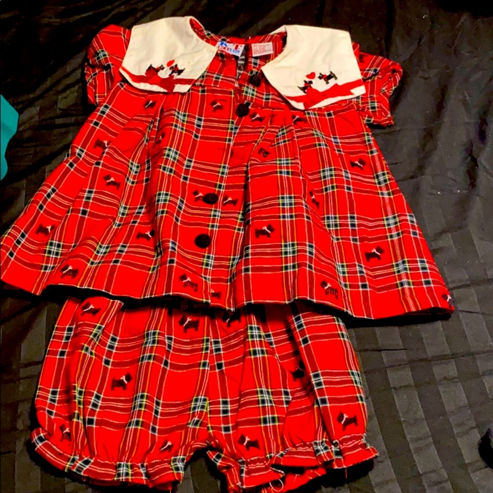 12m Christmas or valentines like new bloomer set